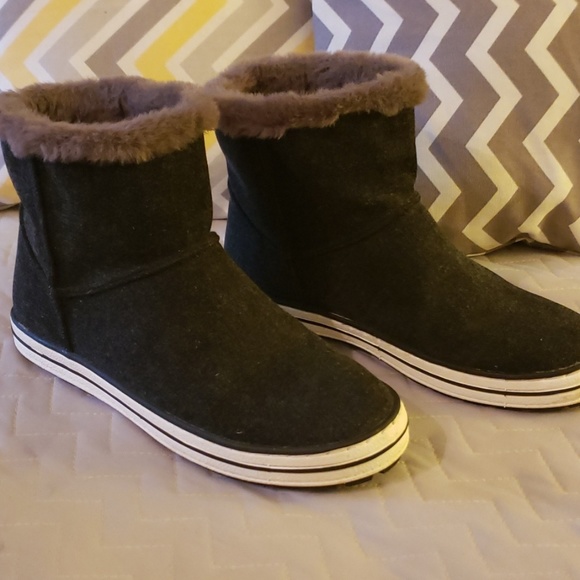 Red Head Boots With Fur Trim Size 7.5 - Picture 2 of 7